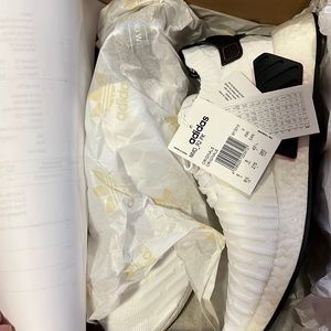 🔥PRICE DROP🔥 Adidas NMD R2 Pk - NWT